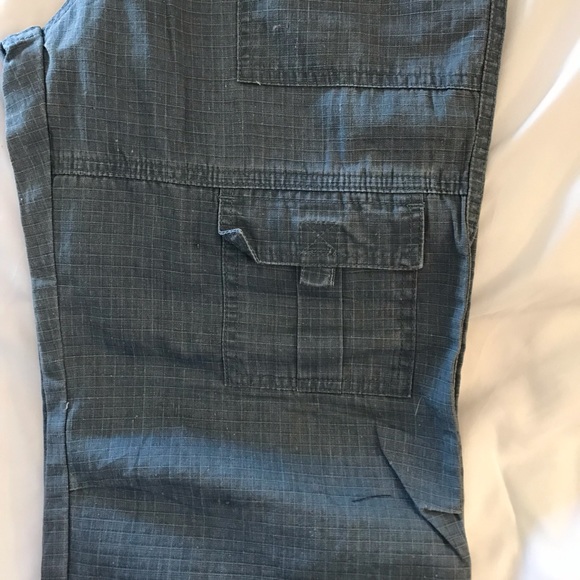 Low Rise Cargo Capris- JR size 7 - Picture 2 of 12